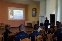 Policjanci w trakcie debat społecznych na spotkaniach z mieszkańcami Chorzowa