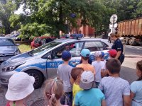 Przedszkolaki w trakcie wizyty w Komisariacie Policji I w Chorzowie