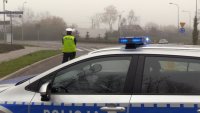 Policjanci w trakcie ćwiczeń w rejonie Wojskowej Komendy Uzupełnień w Chorzowie