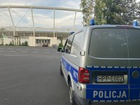 policjanci w trakcie zabezpieczenia memoriału w rejonie Stadionu Śląskiego i na ulicach miasta